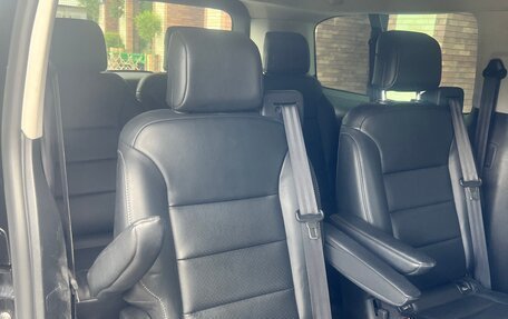 Peugeot Traveller I, 2018 год, 3 200 000 рублей, 9 фотография