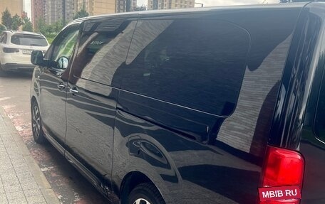 Peugeot Traveller I, 2018 год, 3 200 000 рублей, 5 фотография