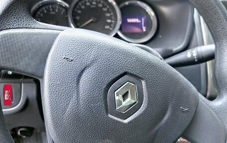 Renault Logan II, 2017 год, 895 000 рублей, 10 фотография