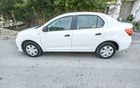 Renault Logan II, 2017 год, 895 000 рублей, 13 фотография