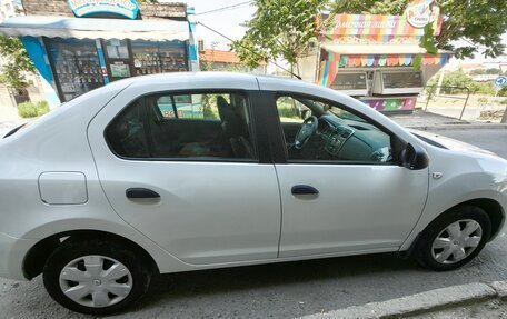 Renault Logan II, 2017 год, 895 000 рублей, 25 фотография