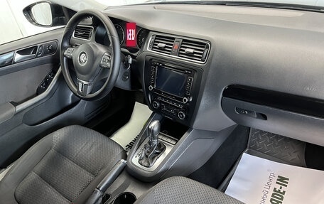 Volkswagen Jetta VI, 2012 год, 995 000 рублей, 13 фотография