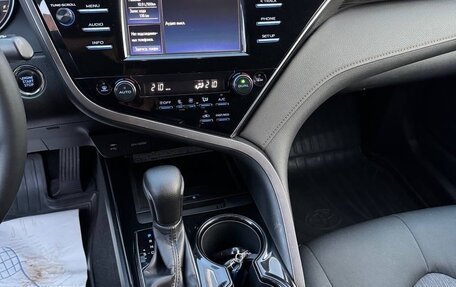Toyota Camry, 2019 год, 2 550 000 рублей, 11 фотография