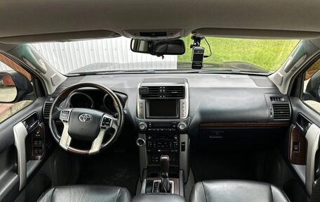 Toyota Land Cruiser Prado 150 рестайлинг 2, 2010 год, 3 090 000 рублей, 18 фотография