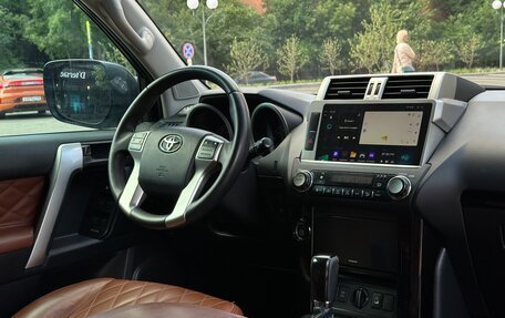 Toyota Land Cruiser Prado 150 рестайлинг 2, 2015 год, 2 980 000 рублей, 9 фотография