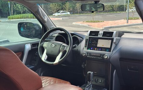 Toyota Land Cruiser Prado 150 рестайлинг 2, 2015 год, 2 980 000 рублей, 12 фотография