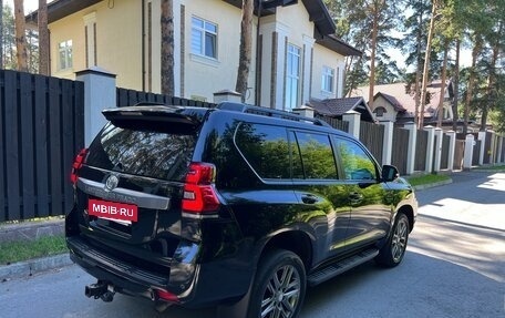 Toyota Land Cruiser Prado 150 рестайлинг 2, 2015 год, 2 980 000 рублей, 6 фотография