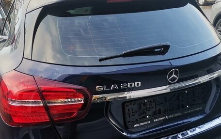 Mercedes-Benz GLA, 2018 год, 2 600 000 рублей, 11 фотография