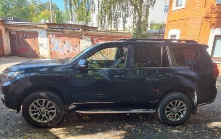Toyota Land Cruiser Prado 150 рестайлинг 2, 2017 год, 4 250 000 рублей, 5 фотография