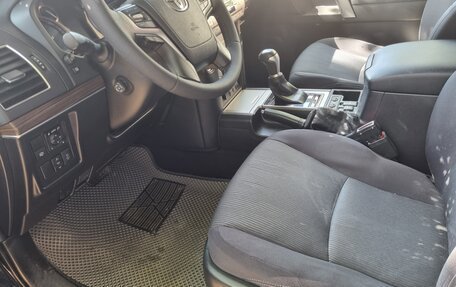 Toyota Land Cruiser Prado 150 рестайлинг 2, 2017 год, 4 250 000 рублей, 13 фотография