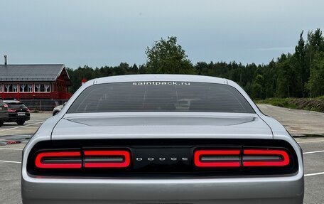 Dodge Challenger III рестайлинг 2, 2016 год, 3 300 000 рублей, 5 фотография