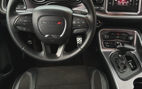 Dodge Challenger III рестайлинг 2, 2016 год, 3 300 000 рублей, 9 фотография