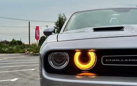 Dodge Challenger III рестайлинг 2, 2016 год, 3 300 000 рублей, 6 фотография