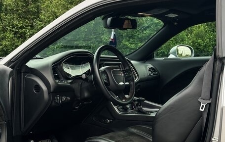 Dodge Challenger III рестайлинг 2, 2016 год, 3 300 000 рублей, 8 фотография