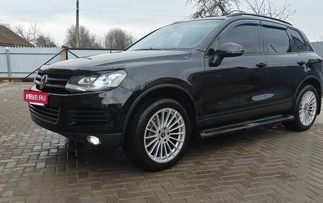 Volkswagen Touareg III, 2011 год, 2 100 000 рублей, 2 фотография