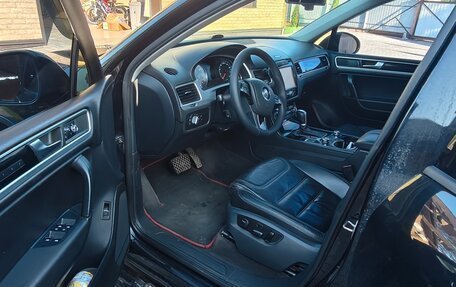 Volkswagen Touareg III, 2011 год, 2 100 000 рублей, 12 фотография