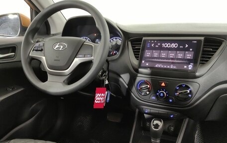 Hyundai Solaris II рестайлинг, 2018 год, 1 150 000 рублей, 9 фотография