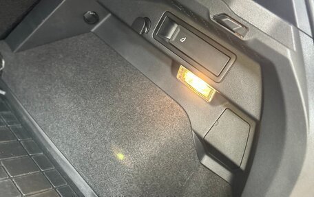 Volkswagen Tiguan II, 2021 год, 4 990 000 рублей, 12 фотография