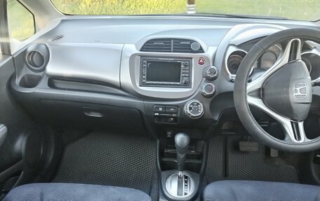 Honda Fit III, 2011 год, 915 000 рублей, 6 фотография