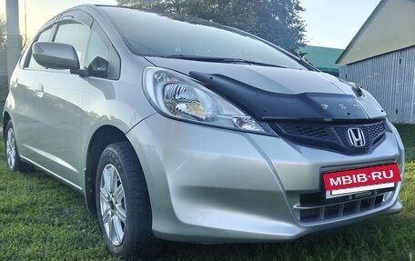 Honda Fit III, 2011 год, 915 000 рублей, 2 фотография