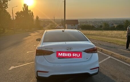 Hyundai Solaris II рестайлинг, 2019 год, 1 300 000 рублей, 3 фотография