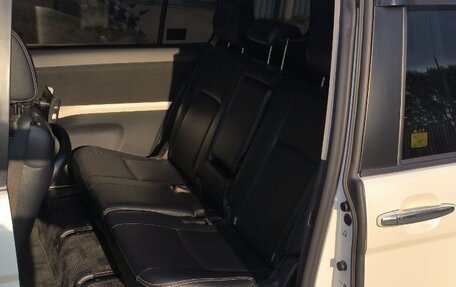 Toyota ISis I, 2012 год, 1 500 000 рублей, 6 фотография