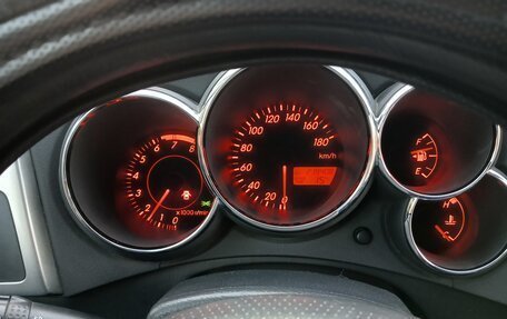 Pontiac Vibe II, 2002 год, 690 000 рублей, 3 фотография