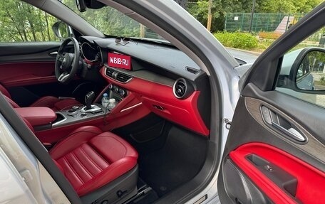 Alfa Romeo Stelvio, 2021 год, 3 900 000 рублей, 12 фотография
