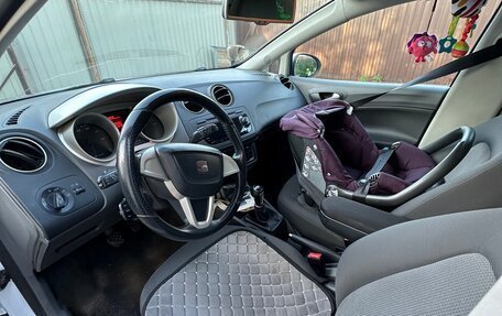 SEAT Ibiza IV рестайлинг 2, 2011 год, 570 000 рублей, 5 фотография