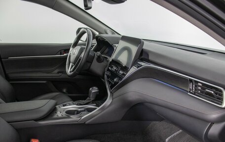 Toyota Camry, 2023 год, 3 970 000 рублей, 9 фотография