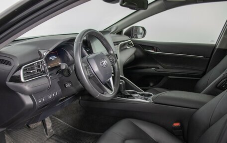 Toyota Camry, 2023 год, 3 970 000 рублей, 10 фотография
