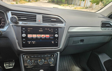 Volkswagen Tiguan II, 2018 год, 2 850 000 рублей, 13 фотография