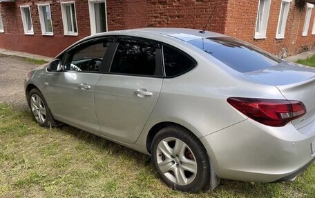 Opel Astra J, 2013 год, 850 000 рублей, 9 фотография
