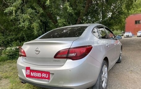 Opel Astra J, 2013 год, 850 000 рублей, 7 фотография