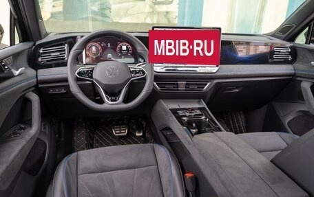 Volkswagen Tiguan, 2024 год, 4 749 000 рублей, 6 фотография