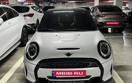 MINI Hatch, 2022 год, 2 030 000 рублей, 2 фотография