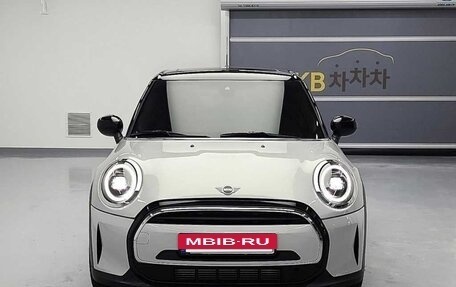 MINI Hatch, 2022 год, 1 900 000 рублей, 2 фотография