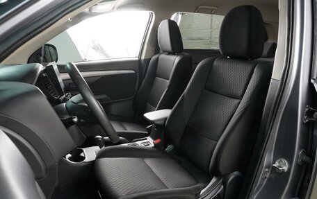 Mitsubishi Outlander III рестайлинг 3, 2013 год, 1 329 000 рублей, 10 фотография