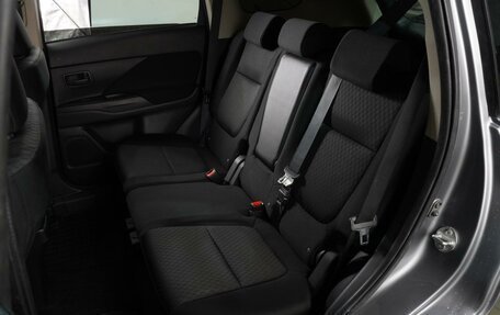 Mitsubishi Outlander III рестайлинг 3, 2013 год, 1 329 000 рублей, 9 фотография