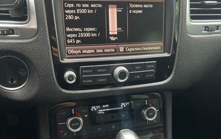 Volkswagen Touareg III, 2015 год, 3 150 000 рублей, 28 фотография