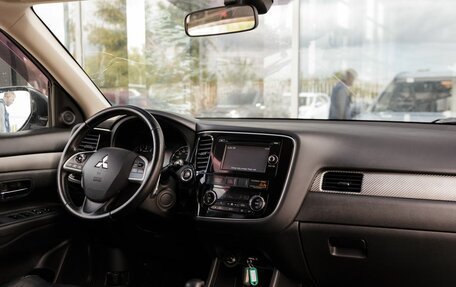 Mitsubishi Outlander III рестайлинг 3, 2012 год, 1 500 000 рублей, 10 фотография