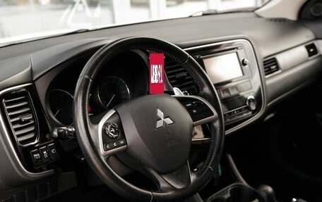 Mitsubishi Outlander III рестайлинг 3, 2012 год, 1 500 000 рублей, 11 фотография