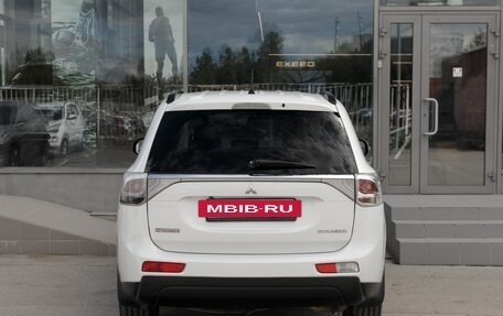 Mitsubishi Outlander III рестайлинг 3, 2012 год, 1 500 000 рублей, 6 фотография