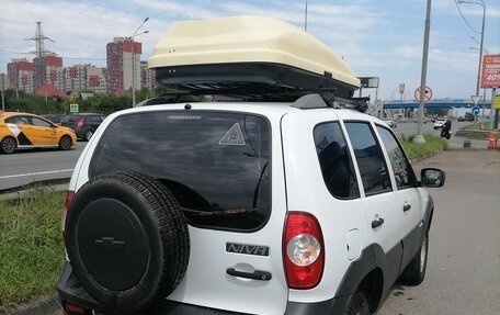 Chevrolet Niva I рестайлинг, 2014 год, 570 000 рублей, 3 фотография