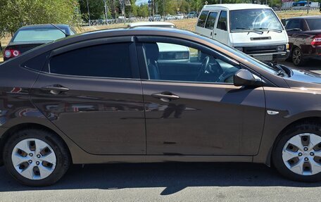 Hyundai Solaris II рестайлинг, 2014 год, 1 000 000 рублей, 3 фотография