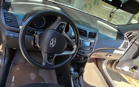 Hyundai Solaris II рестайлинг, 2014 год, 1 000 000 рублей, 19 фотография