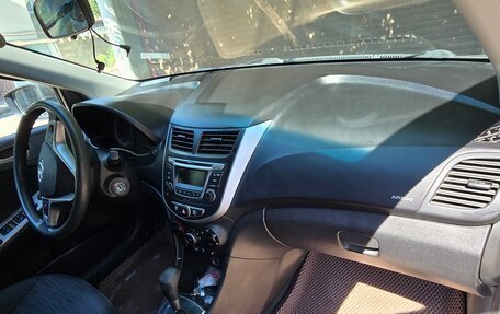 Hyundai Solaris II рестайлинг, 2014 год, 1 000 000 рублей, 15 фотография