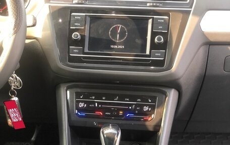 Volkswagen Tiguan II, 2021 год, 3 000 000 рублей, 5 фотография
