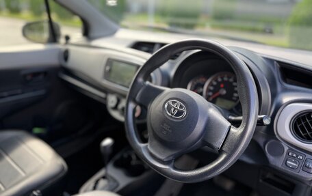 Toyota Vitz, 2012 год, 720 000 рублей, 5 фотография