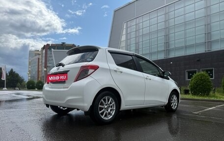 Toyota Vitz, 2012 год, 720 000 рублей, 3 фотография
